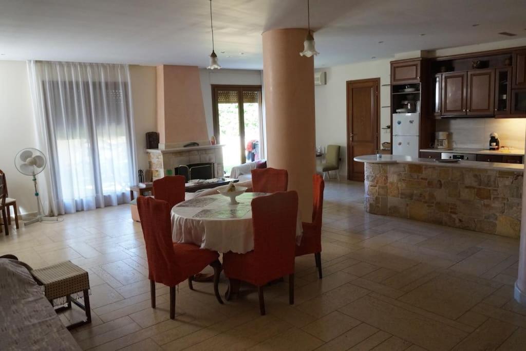 Apartment With A Garden, Bbq, Swimming Pool And Jacuzzi Ντράφι Εξωτερικό φωτογραφία