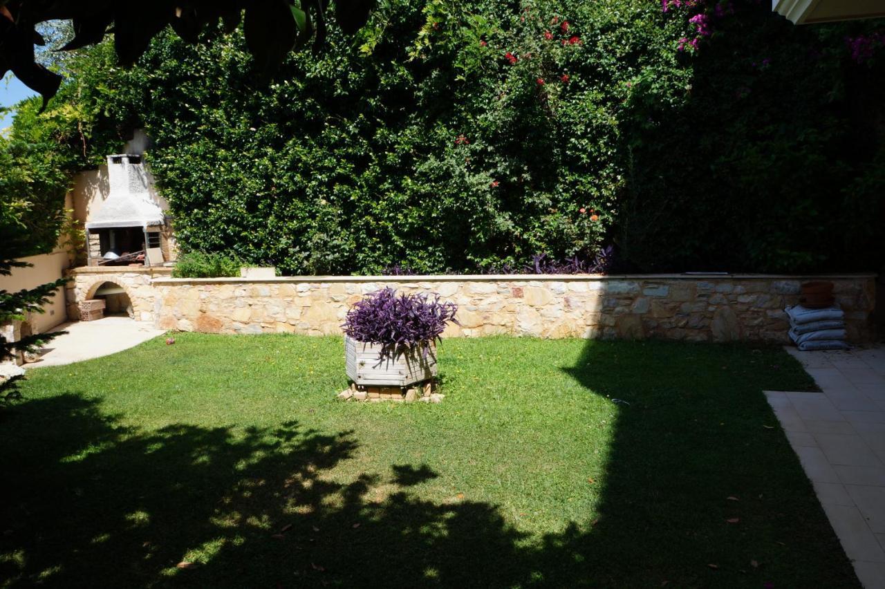 Apartment With A Garden, Bbq, Swimming Pool And Jacuzzi Ντράφι Εξωτερικό φωτογραφία