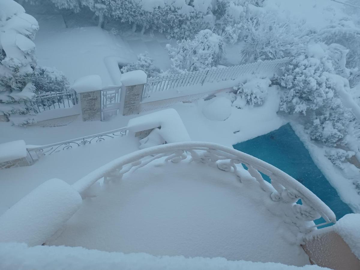 Apartment With A Garden, Bbq, Swimming Pool And Jacuzzi Ντράφι Εξωτερικό φωτογραφία